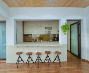 Kjøkken eller kjøkkenkrok på Nha Trong Pho - The Chilling House