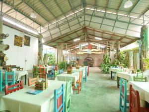 Imagen de la galería de Forest Bungalows & Mama's Restaurant, en Chalong 
