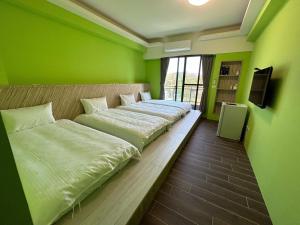 Postel nebo postele na pokoji v ubytování Black Diamond Hotel + 12 fotografií