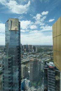 Fotografie z fotogalerie ubytování Up on the clouds with a view- 2bed 2bath with v Melbourne