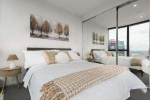 Fotografie z fotogalerie ubytování Up on the clouds with a view- 2bed 2bath with v Melbourne