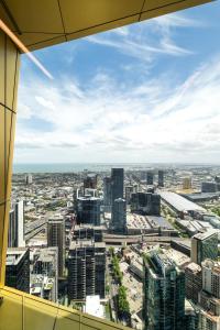 Fotografie z fotogalerie ubytování Up on the clouds with a view- 2bed 2bath with v Melbourne