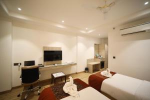 Gallery image of HOTEL LE SEASONS PARK in Greater Noida