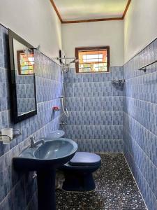 Ένα μπάνιο στο Onee House +23 φωτογραφίες
