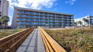 El edificio en el que está el departamento 21 fotos más