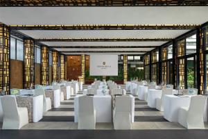 Um restaurante ou outro lugar para comer em Shangri-La Jakarta