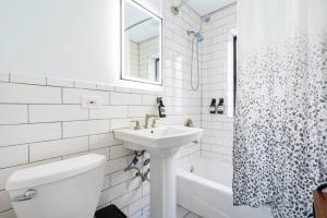Gallery image of Apartment by the lake in Chicago