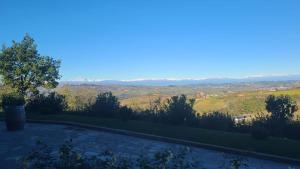 A general mountain view or a mountain view taken from a vidéki vendégházakat