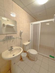 A bathroom at Zu Sin Garden B&B
