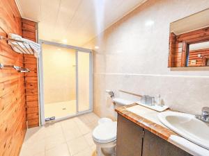 A bathroom at Zu Sin Garden B&B