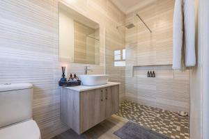 Vannituba majutusasutuses Equatorial Boutique SelfCatering +38 fotot