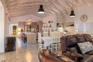 Köök või kööginurk majutusasutuses Equatorial Boutique SelfCatering