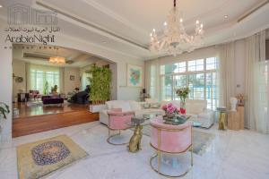 Lobbyen eller receptionen på Arabian Nights - Exclusive Villa With Private Pool in Al Hamra Palace