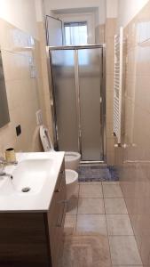 A bathroom at il Biscottino