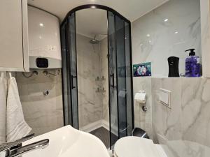 Ένα μπάνιο στο Centar RI-ROOM