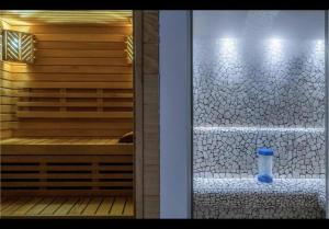ห้องน้ำของ Apartment Magliolo Liguria, Swimming pool - SPA - View
