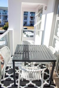 Balkoni atau teres di Entire unit @ bigbay beach club
