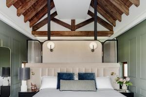 Кровать или кровати в номере Palacio Arriluce Hotel - The Leading Hotels of the World