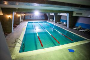 The swimming pool at or close to CASPIAN BUSINESS HOTEL