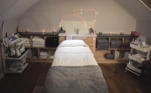 Katil atau katil-katil dalam bilik di Headfort Arms Hotel