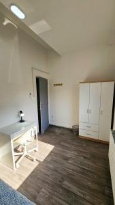 Imagem da galeria de The Lemon Tree Hostel em Larnaka