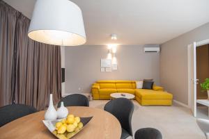 Posedenie v ubytovaní Apartments Deja Views + 37 fotografií