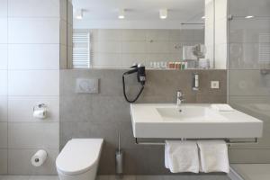 Koupelna v ubytování Hotel Hiller in Abstatt