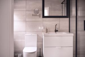 Koupelna v ubytování Laurentroom Hotel