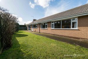 West ParleyにあるHeathside Retreat by Grandeur Propertyのレンガ造りの建物