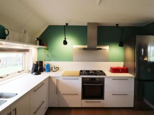 Gallery image of Farmhouse in Friesland near Frisian Waters in De Wilgen +32 photos