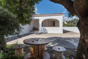 Το κτήριο όπου στεγάζεται  η παραθεριστική κατοικία