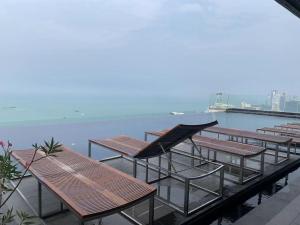 Fotografie z fotogalerie ubytování 芭提雅网红海滩公寓/家电齐全/楼顶泳池/健身房 v destinaci Pattaya Central