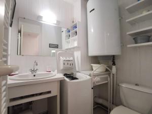 Fotografia z galérie ubytovania Appartement 2 Pièces+Cabine pour 6 avec Terrasse à Carnac - FR-1-377-72 v destinácii Carnac + 9 fotografií