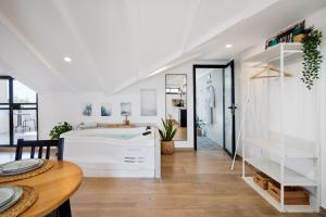 Voodi või voodid majutusasutuse Valley Suites toas