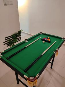Biliár nebo kulečník v ubytování Balini Home Tiara Desaru