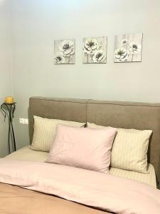 Postel nebo postele na pokoji v ubytování WITH LOVE forYOU