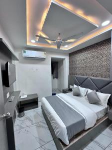 TV a/nebo společenská místnost v ubytování Hotel The Pacific + 35 fotografií