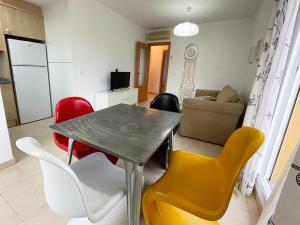 TV a/nebo společenská místnost v ubytování Apartamentos Los Almendros 3000