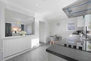 Kuchyň nebo kuchyňský kout v ubytování Stylish home Near Durham Heritage Coast Sleeps 5 + 11 fotografií