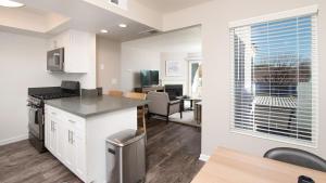 Gallery image of Landing Modern Apartment with Amazing Amenities (ID8237X51) in Chino Hills