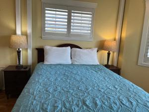 Seashell Village Resort near the beach with kitchens客房内的一张或多张床位