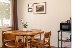 Gallery image of Gull Lake Lodge in June Lake