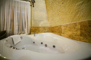 Koupelna v ubytování Cave Hotel Saksagan