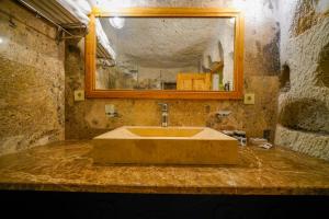 Koupelna v ubytování Cave Hotel Saksagan