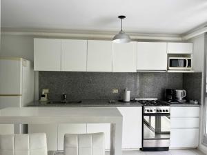 Gallery image of Depto Al A - Depto Zona Playa Grande para 4 PAX Con Cochera - Hola Sur in Mar del Plata +10 photos