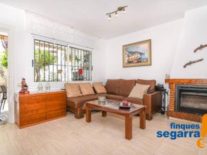 Khu vực ghế ngồi tại Casa Roda de Berà, 4 dormitorios, 8 personas - ES-320-14