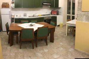 A kitchen or kitchenette at Villa Luce