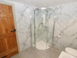 Koupelna v ubytování Barney's Cottage + 14 fotografií