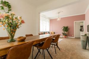 Posezení v ubytování Vakantiewoning 't Hovenshuis