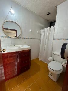 Hostelito Hotel的一间浴室